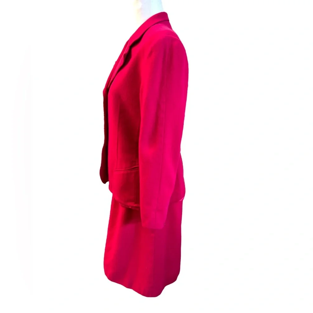 Christian Dior Vintage Skirt Suit in a beautiful Shade of Pink Size 10